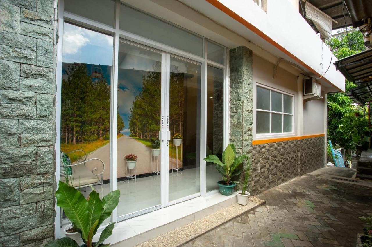 Ndalem Kampoeng Budget Stay Jogjacarta Exterior foto